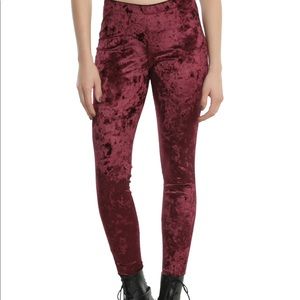 Velvet leggings❤️🖤🥀